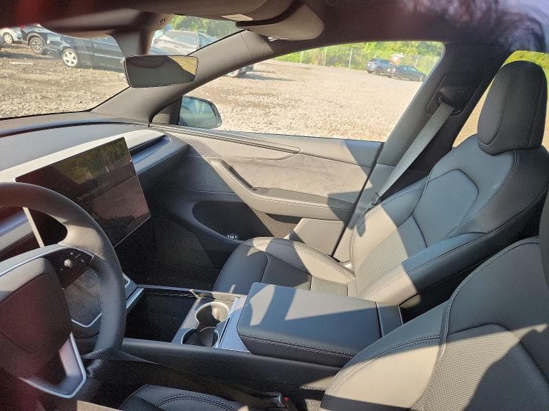2026 TESLA MODEL Y 9