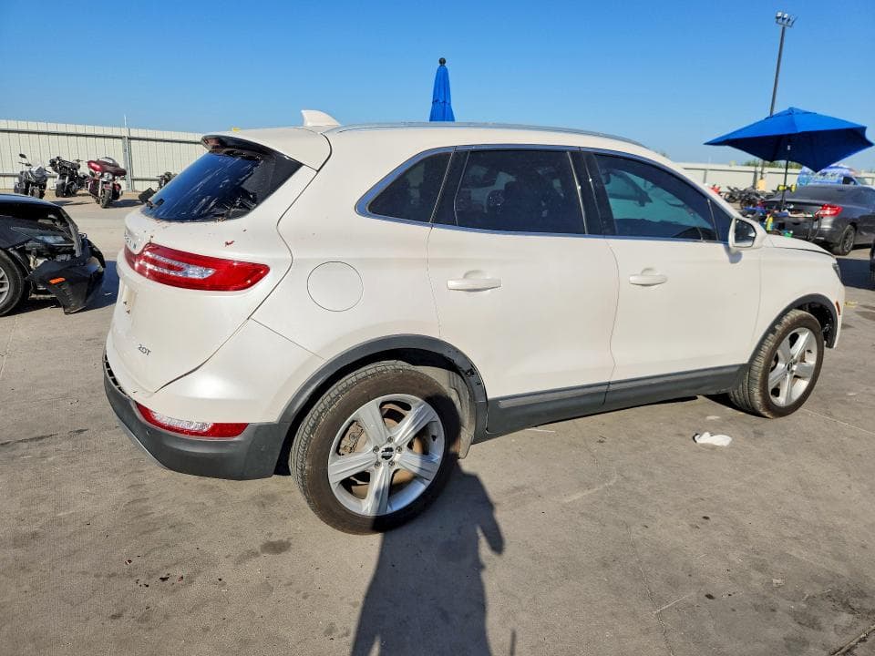 2017 LINCOLN MKC PREMIERE 3