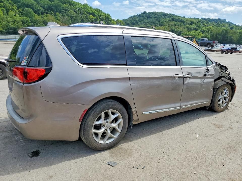 2018 CHRYSLER PACIFICA TOURING L 3
