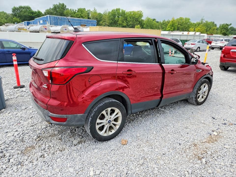 2019 FORD ESCAPE SE 3