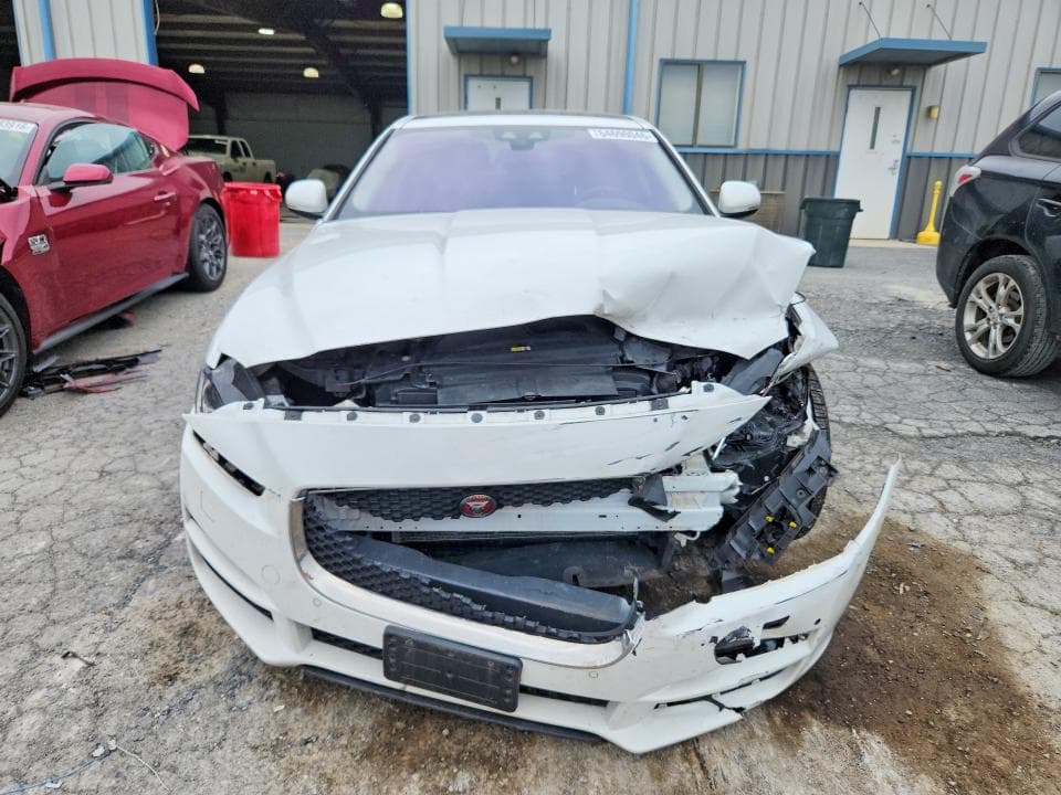2018 JAGUAR XE PREMIUM 5