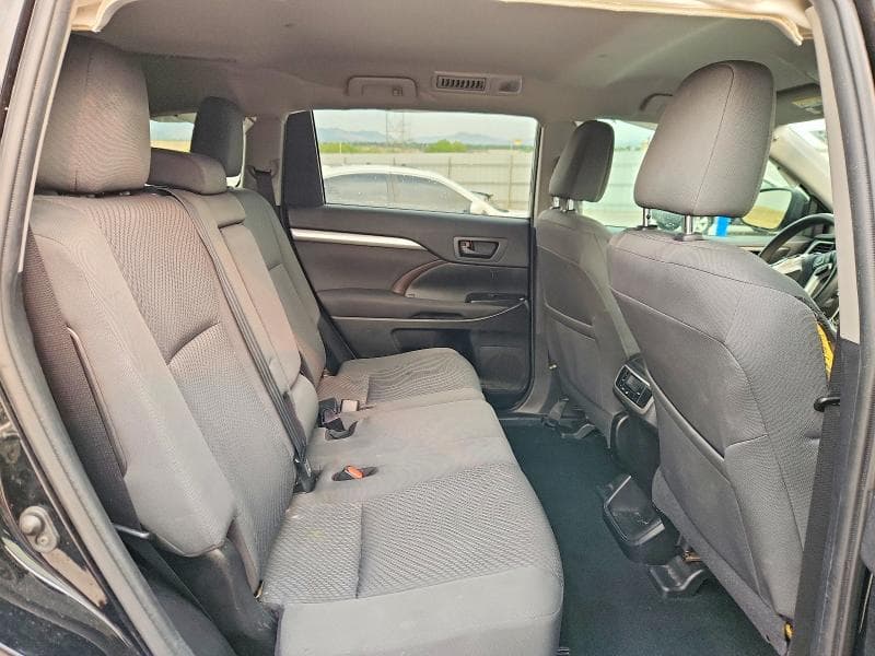 2019 TOYOTA HIGHLANDER LE 11