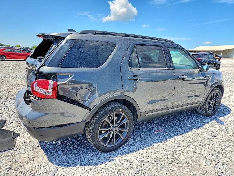 2017 FORD EXPLORER XLT 3