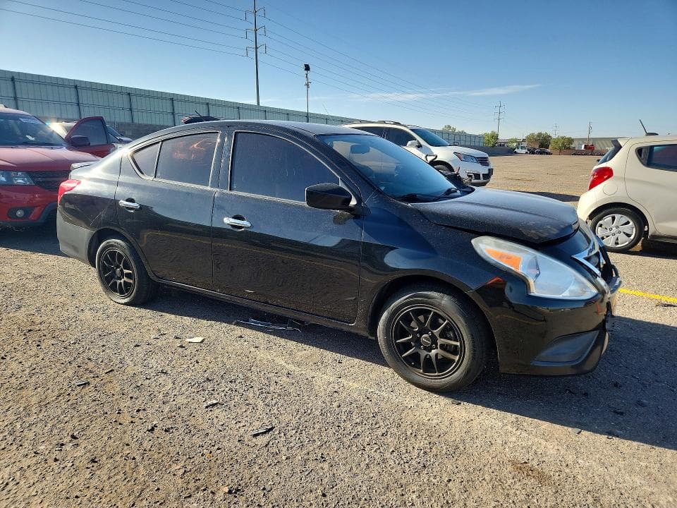 2017 NISSAN VERSA 1.6 SV 4