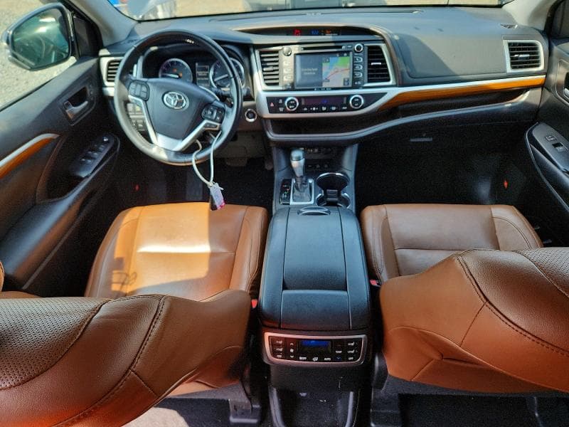 2019 TOYOTA HIGHLANDER LIMITED 8
