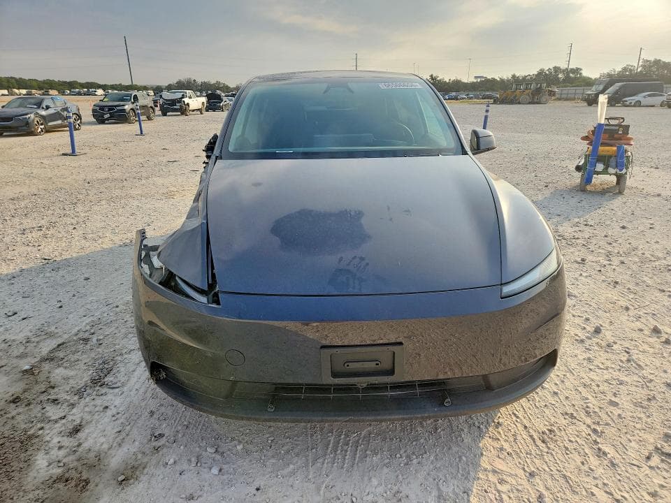 2026 TESLA MODEL Y 5