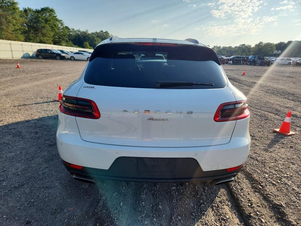 2018 PORSCHE MACAN 6
