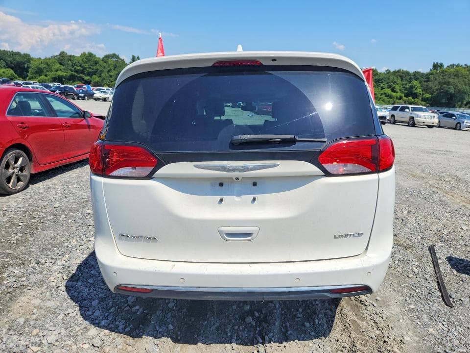 2017 CHRYSLER PACIFICA LIMITED 6