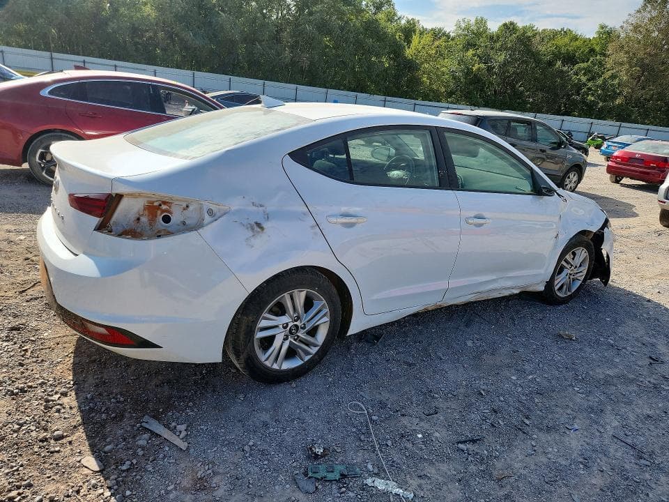 2020 HYUNDAI ELANTRA SEL 3