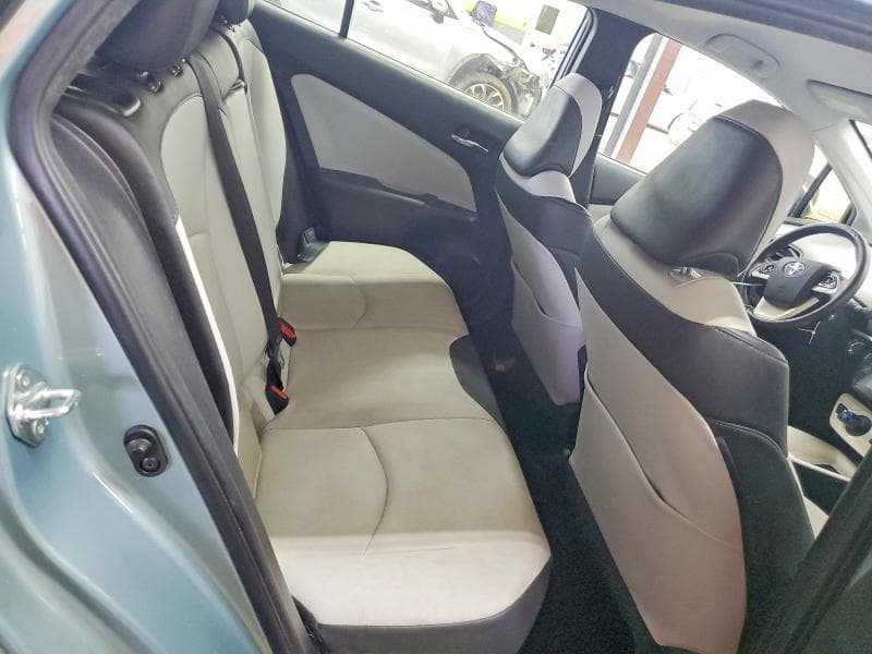 2018 TOYOTA PRIUS FOUR 10