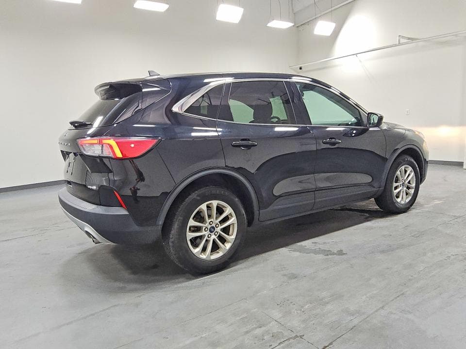 2021 FORD ESCAPE SE 3
