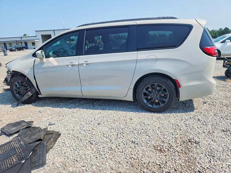 2021 CHRYSLER PACIFICA TOURING 2