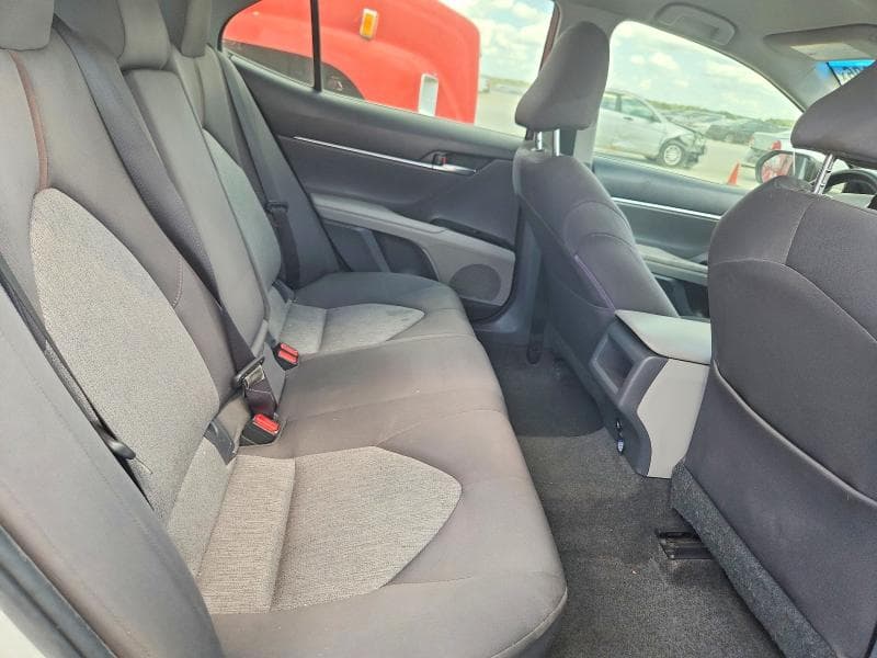 2018 TOYOTA CAMRY LE 10