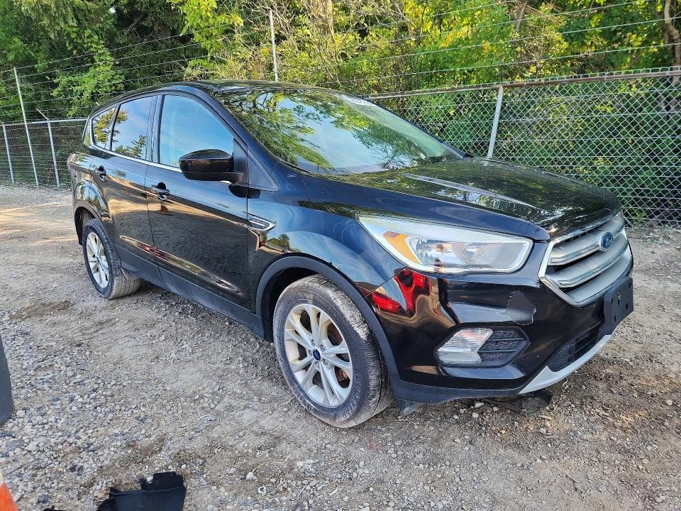 2017 FORD ESCAPE SE 4