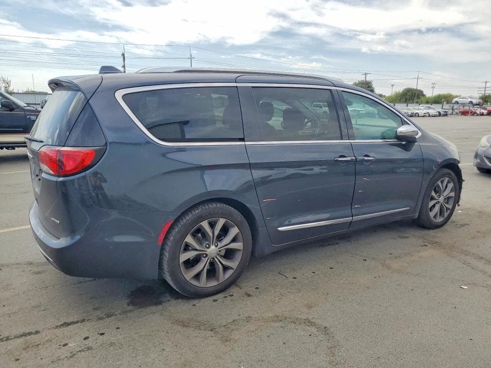 2019 CHRYSLER PACIFICA LIMITED 3