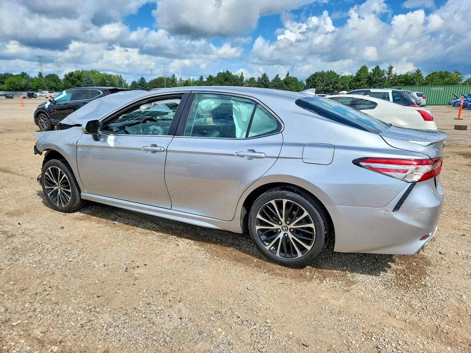 2020 TOYOTA CAMRY SE 2