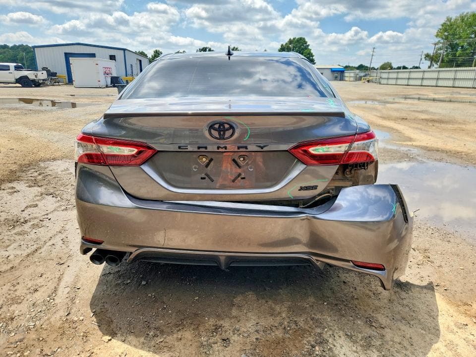 2020 TOYOTA CAMRY XSE 6