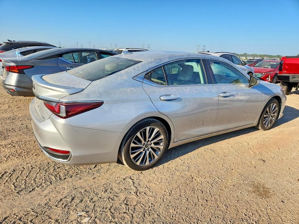 2020 LEXUS ES 300H 3
