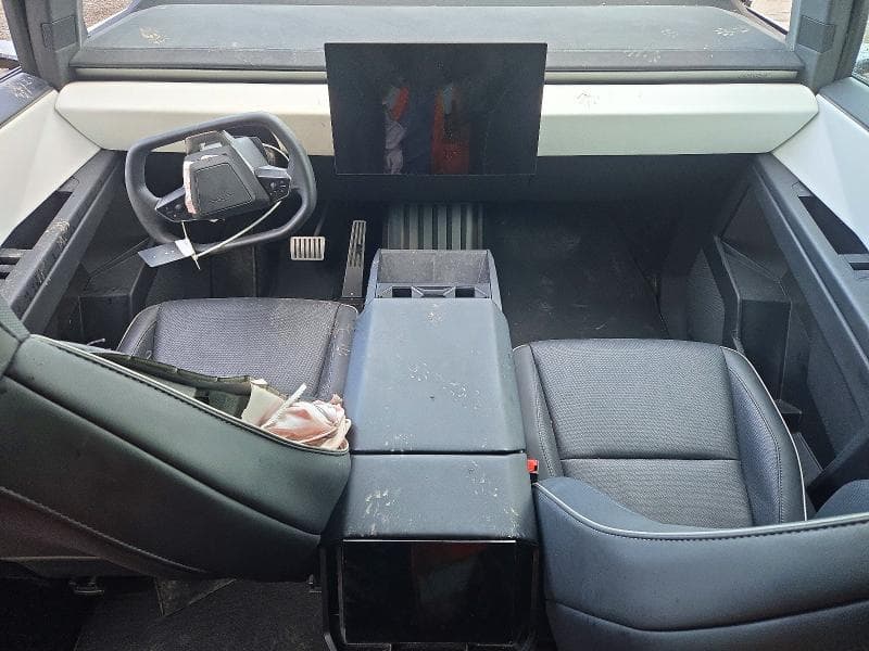 2025 TESLA CYBERTRUCK 8