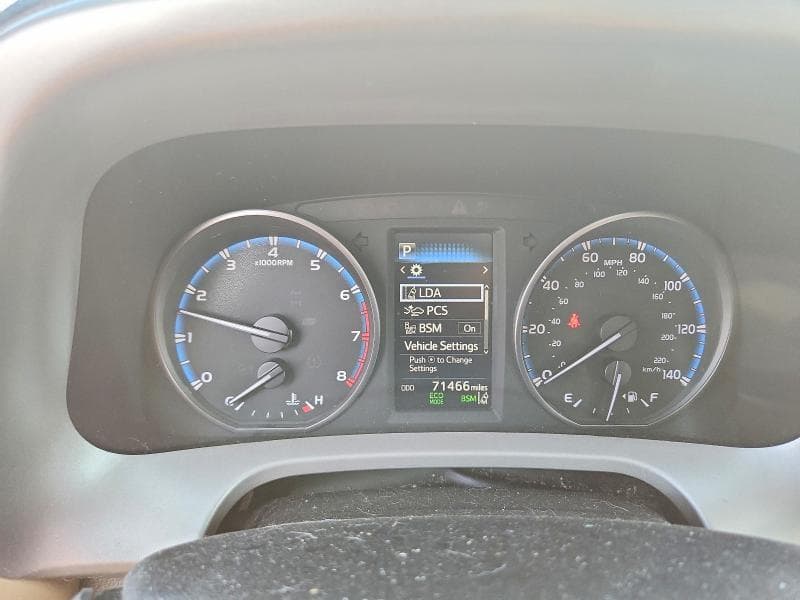 2018 TOYOTA RAV4 XLE 9
