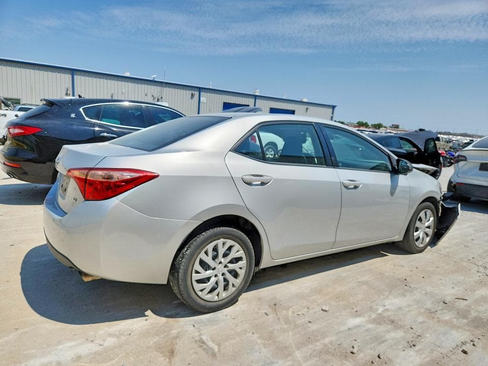 2018 TOYOTA COROLLA LE 3