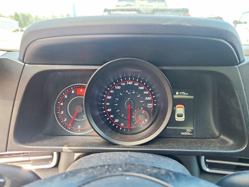 2022 HYUNDAI ELANTRA SEL 9