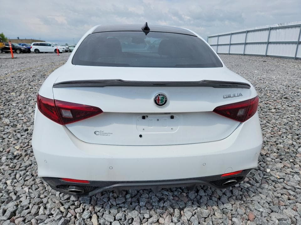 2017 ALFA ROMEO GIULIA TI 6