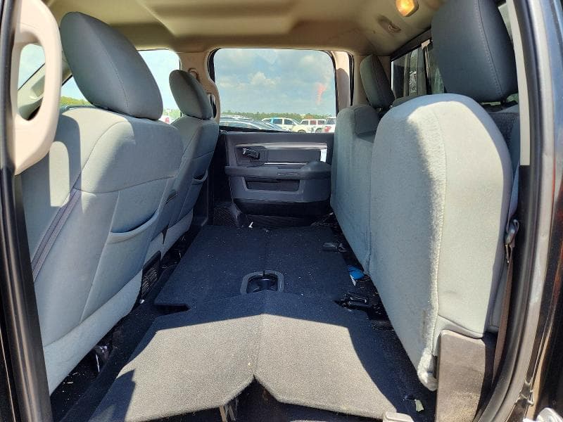 2019 RAM 1500 CLASSIC SLT 10