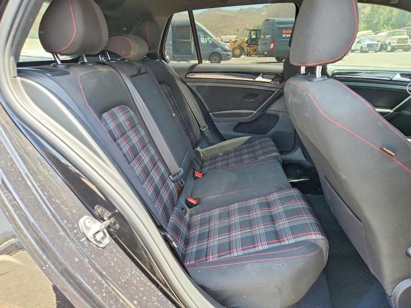 2017 VOLKSWAGEN GTI S/SE 10