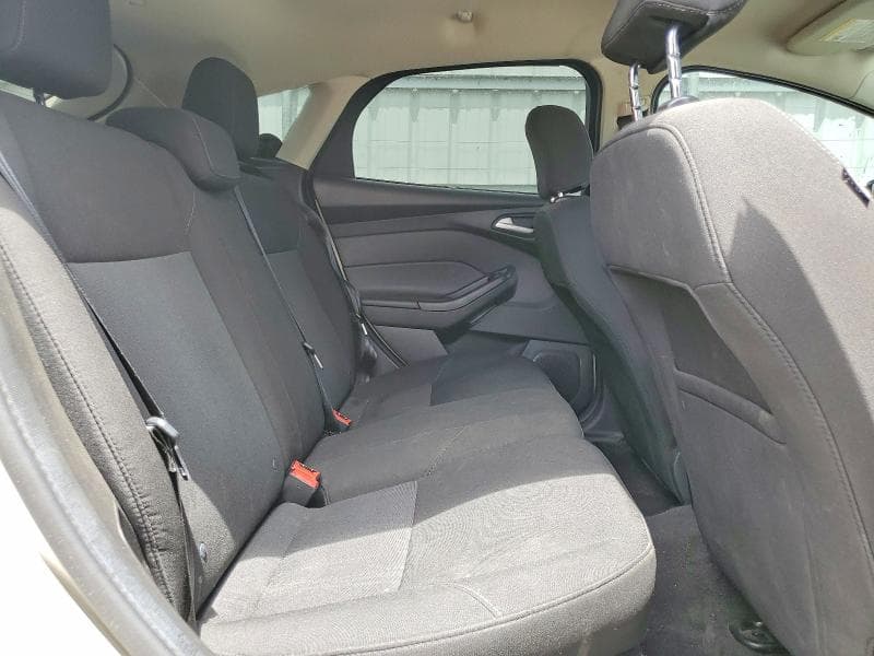 2017 FORD FOCUS SE 10