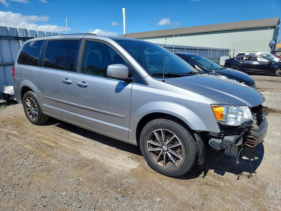 2017 DODGE GRAND CARAVAN SE 4