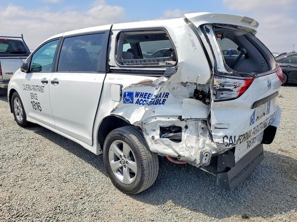 2020 TOYOTA SIENNA L 2