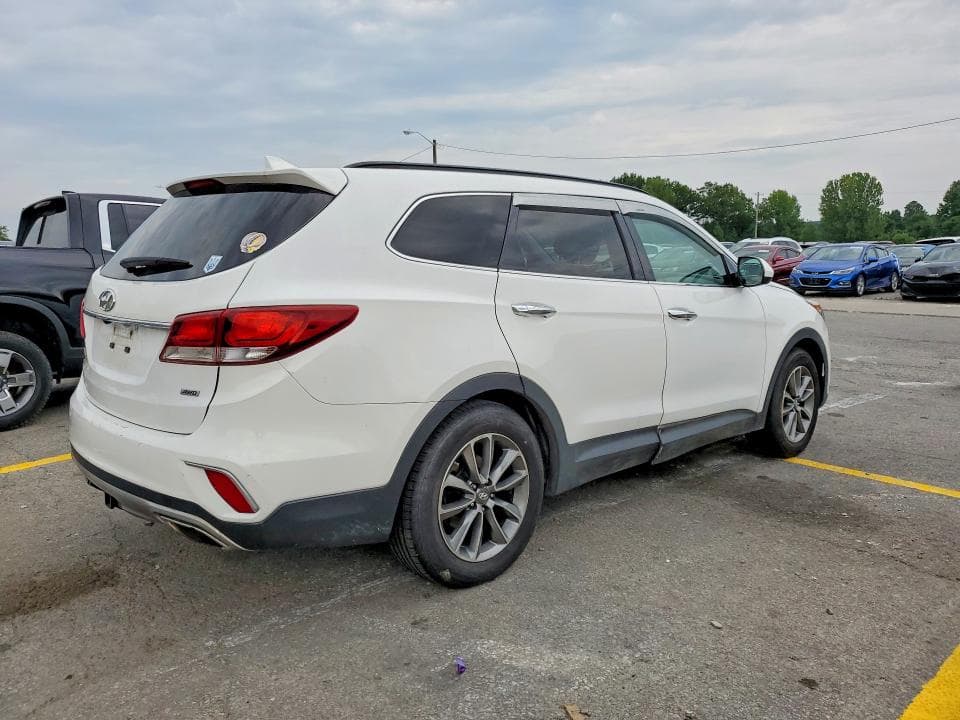 2017 HYUNDAI SANTA FE SE 3