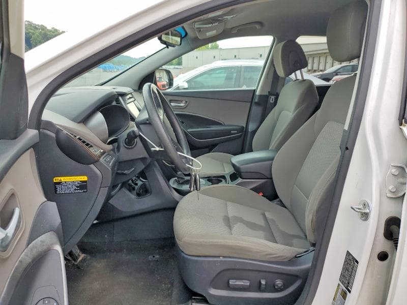 2017 HYUNDAI SANTA FE SE 7