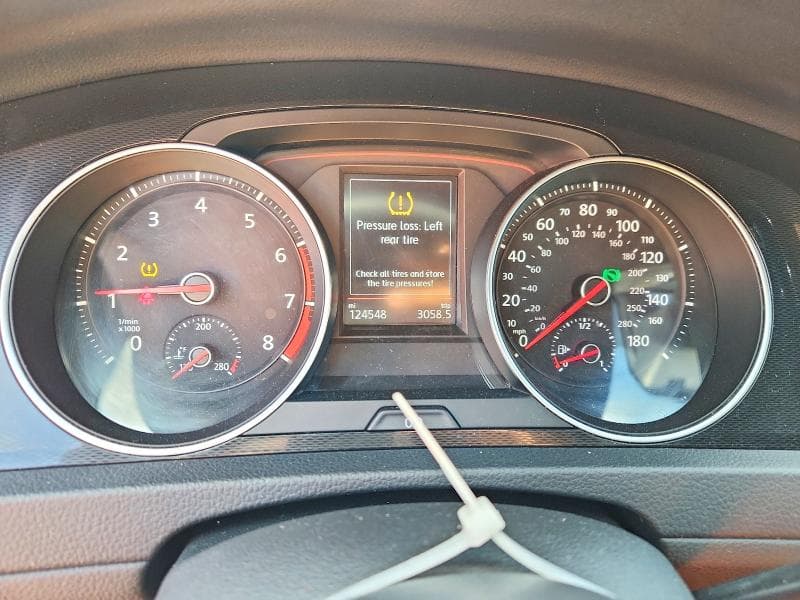 2017 VOLKSWAGEN GTI S/SE 9