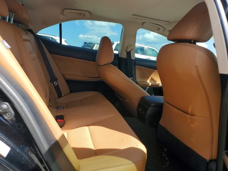 2017 LEXUS IS 300 10