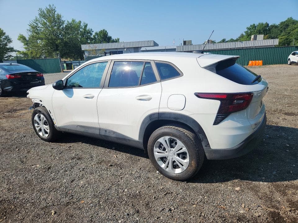 2025 CHEVROLET TRAX LS 2