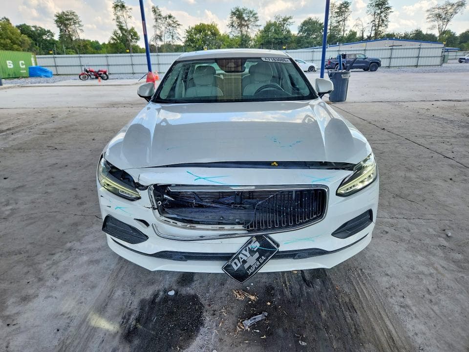 2017 VOLVO S90 T6 MOMENTUM 5