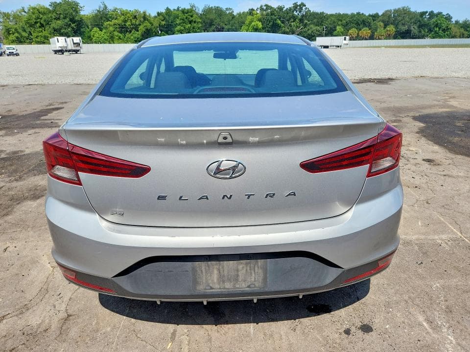 2020 HYUNDAI ELANTRA SE 6