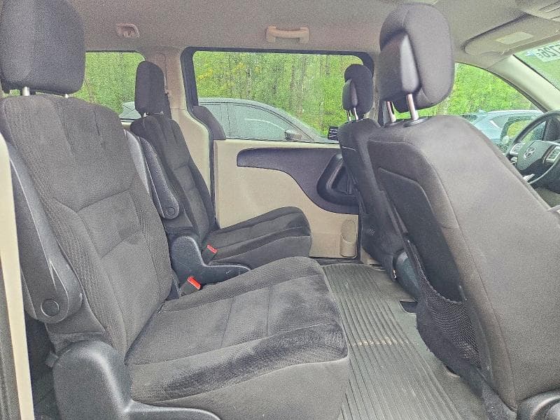2017 DODGE GRAND CARAVAN SE 11