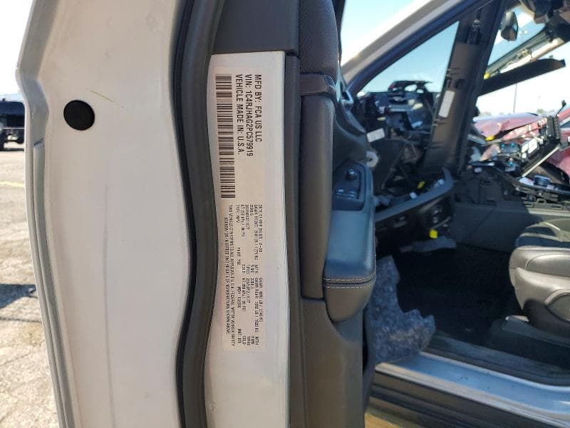 2023 JEEP GRAND CHEROKEE LAREDO 13