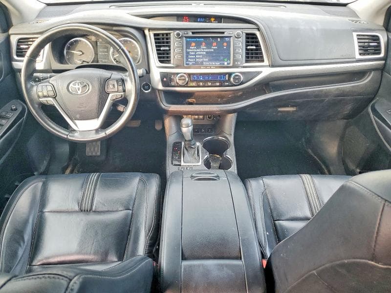 2018 TOYOTA HIGHLANDER SE 8