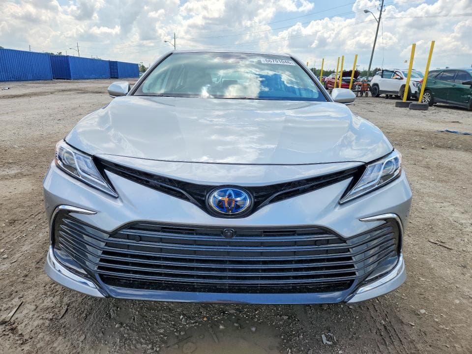 2023 TOYOTA CAMRY XLE 5