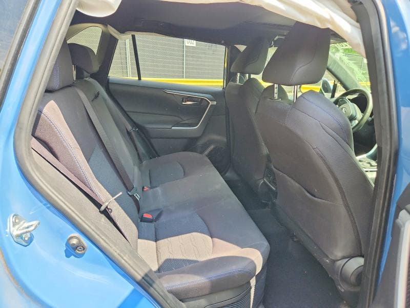 2022 TOYOTA RAV4 SE 11