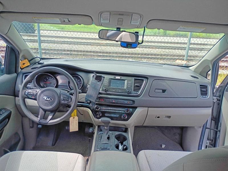 2017 KIA SEDONA L 9