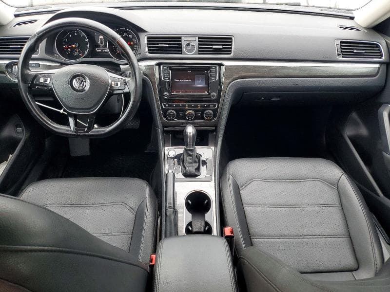2017 VOLKSWAGEN PASSAT SE 8