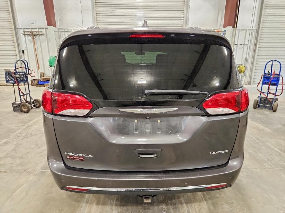 2017 CHRYSLER PACIFICA LIMITED 6