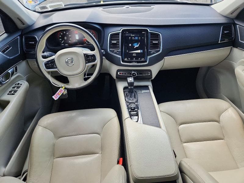 2020 VOLVO XC90 T6 MOMENTUM 8