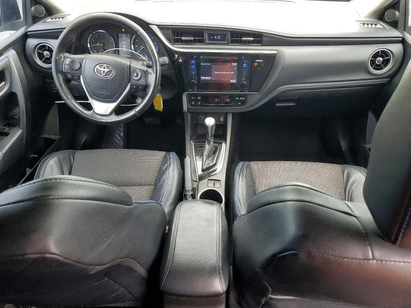 2017 TOYOTA COROLLA SE 8