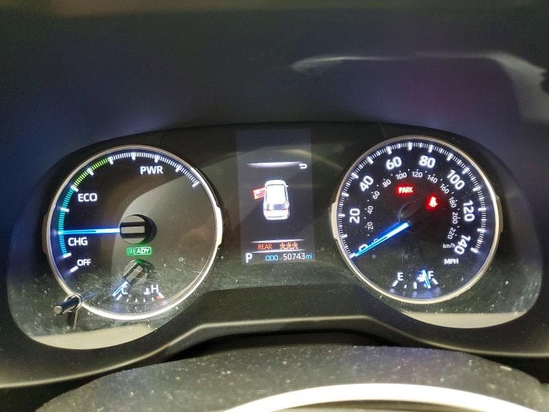 2020 TOYOTA RAV4 LE 9